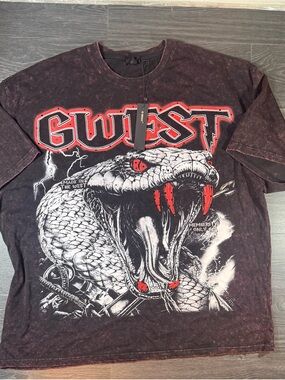 Men's Short Sleeve Graphic Tee in Black/Maroon
